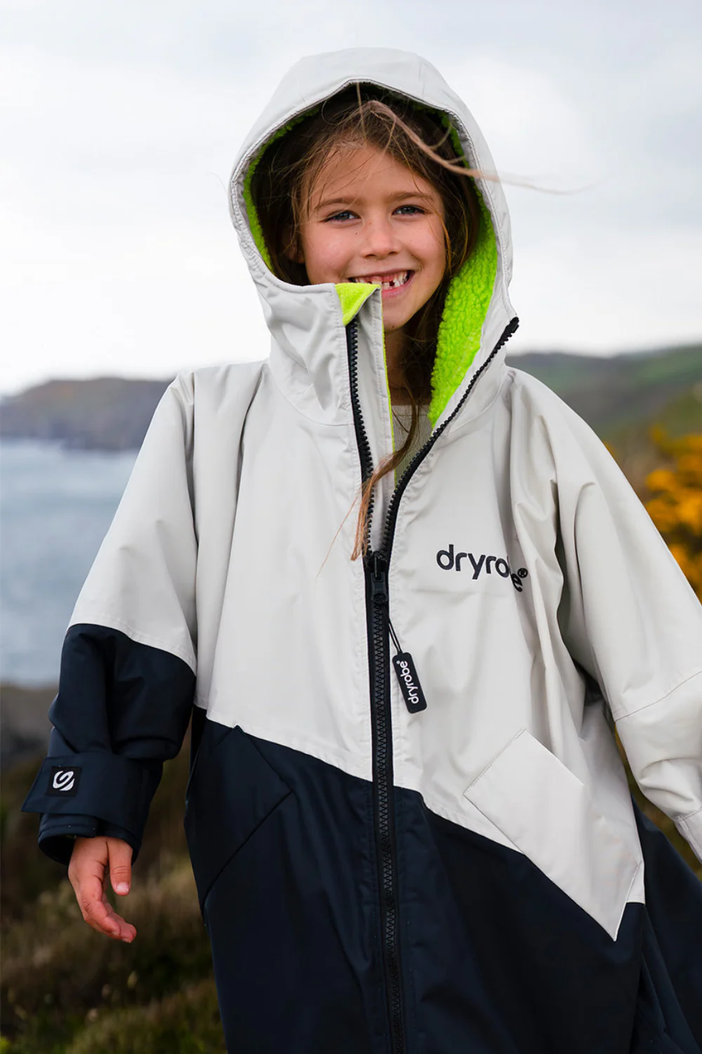 Dryrobe Advance Kids Long Sleeve Changing Robe Anthracite/Lime - Image 5