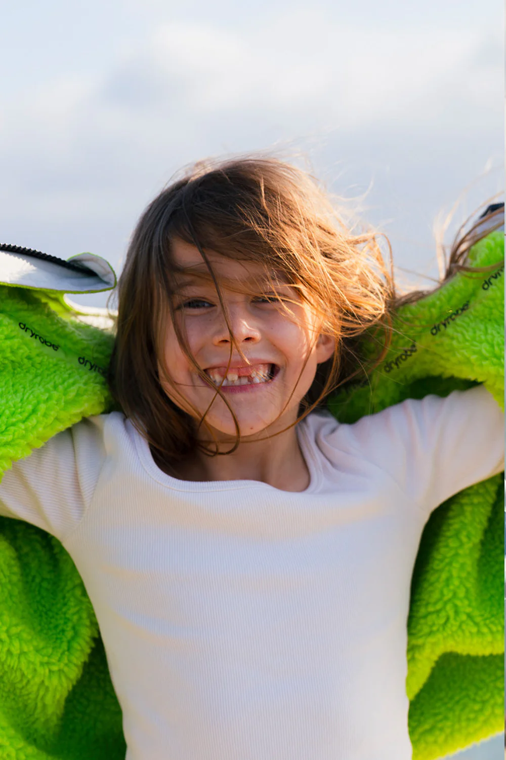 Dryrobe Advance Kids Long Sleeve Changing Robe Anthracite/Lime - Image 7