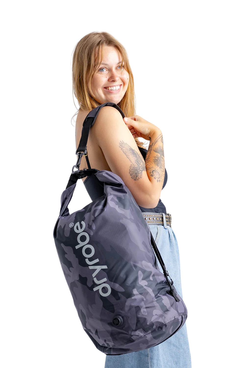 Dryrobe 33L Compression Travel Bag Black Camouflage - Image 2