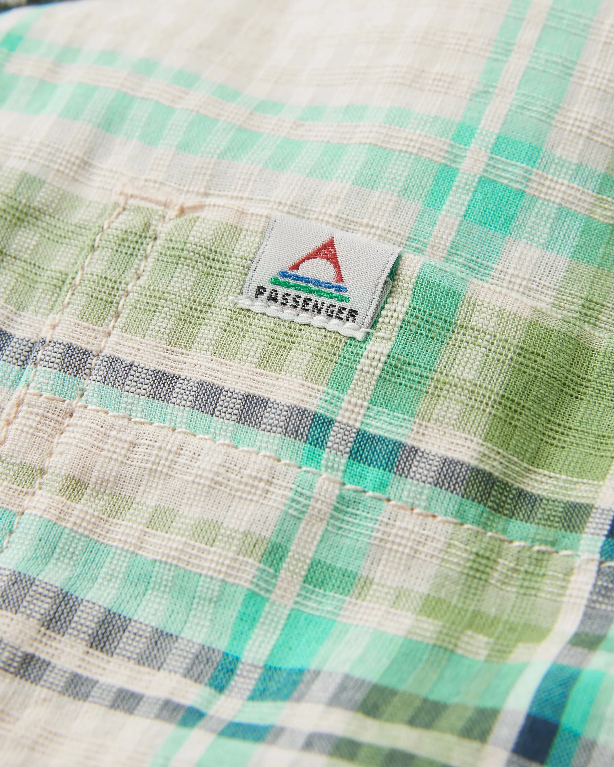 Passenger Arden Organic Cotton Short Sleeve Shirt Vintage White/Stem Green Check - Image 3