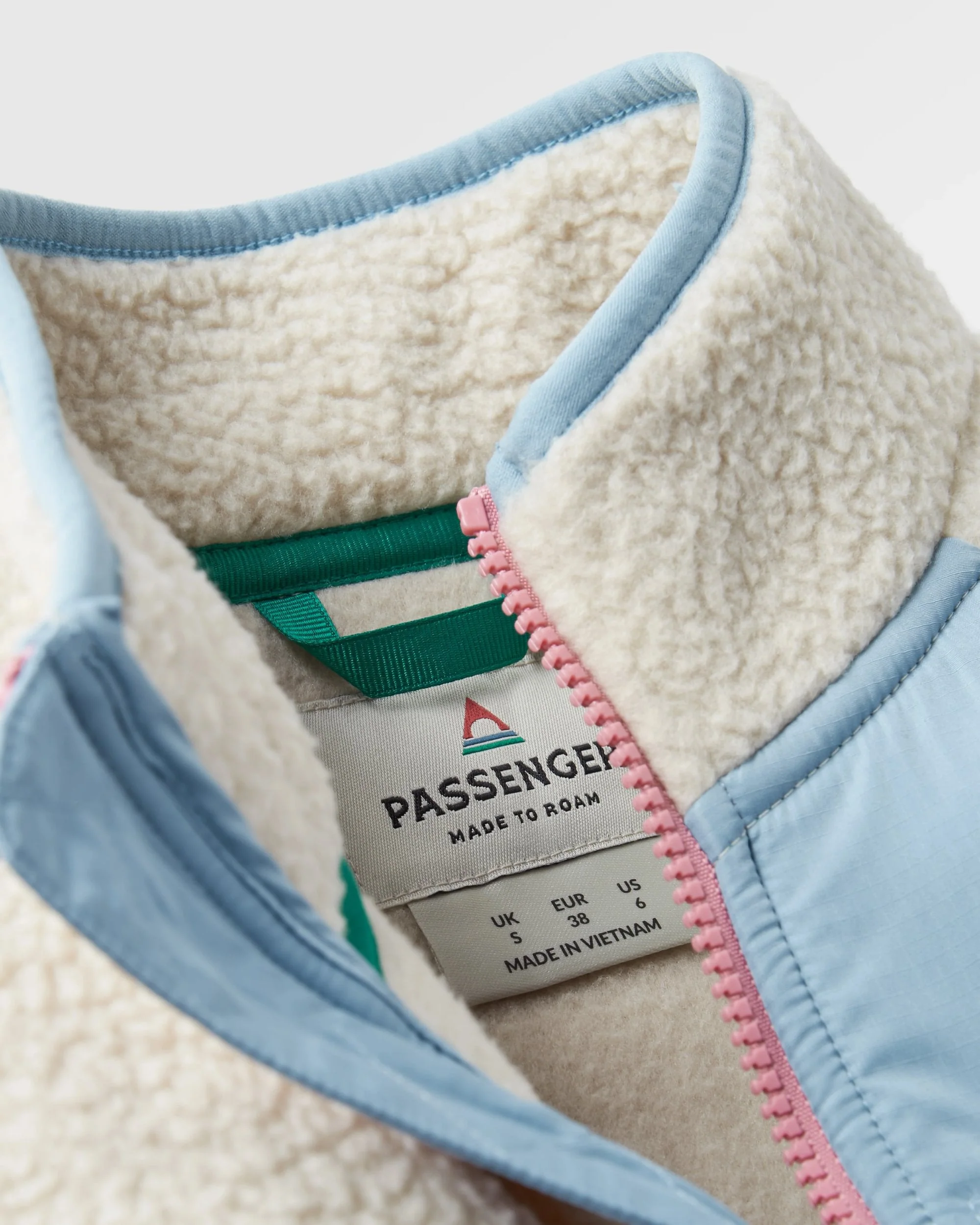 Passenger Home Womens Recycled Sherpa Fleece Oatmeal/Pink Haze - Image 5