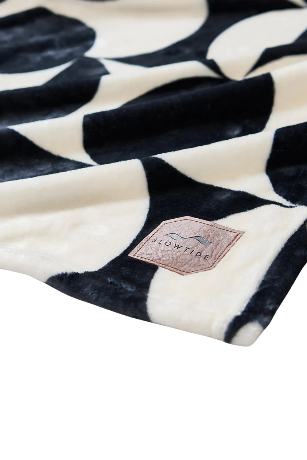 Slowtide Caster Plush Throw Blanket Black - Image 3