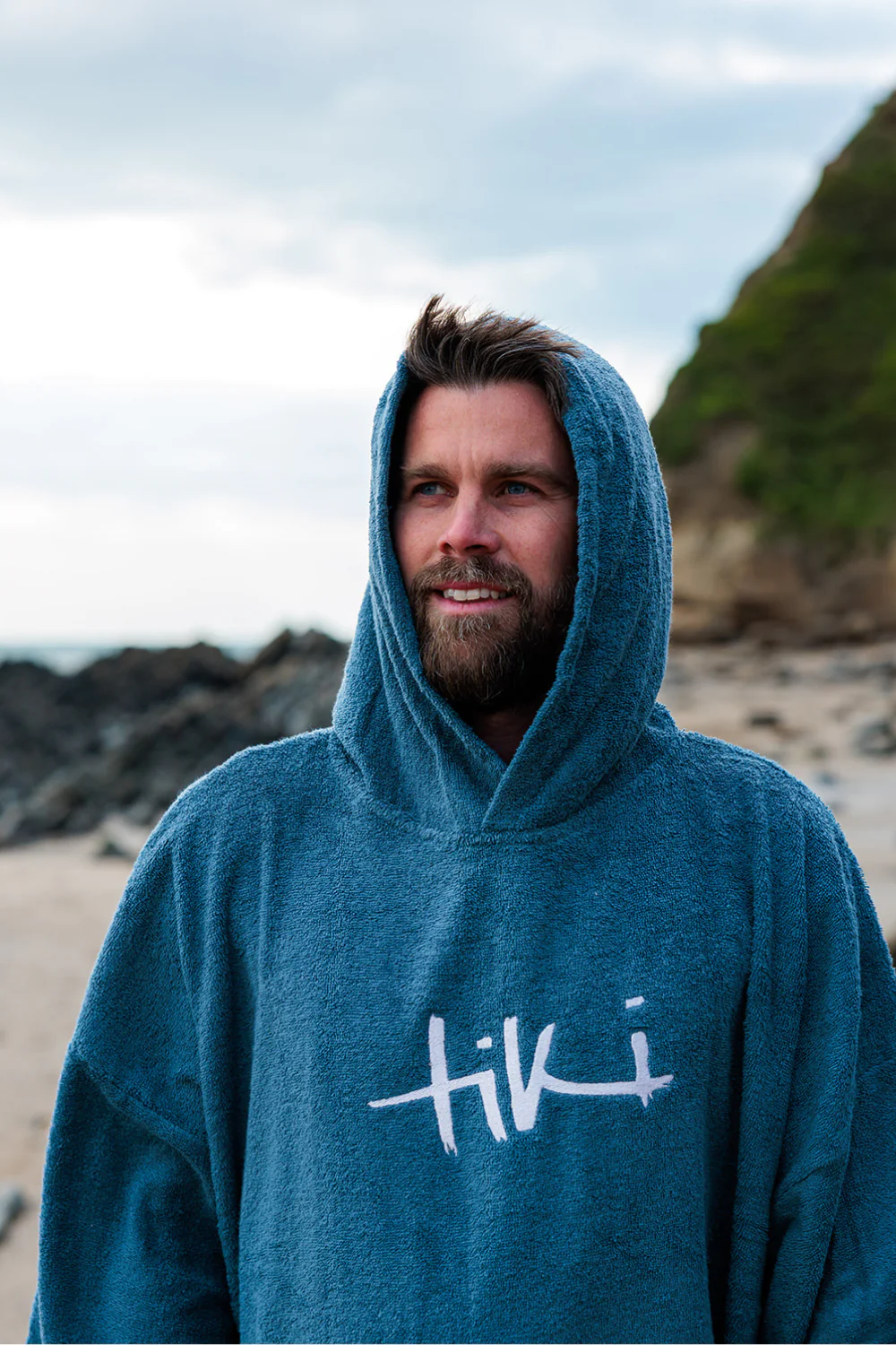 Tiki Adults Hooded Change Robe Navy - Image 6
